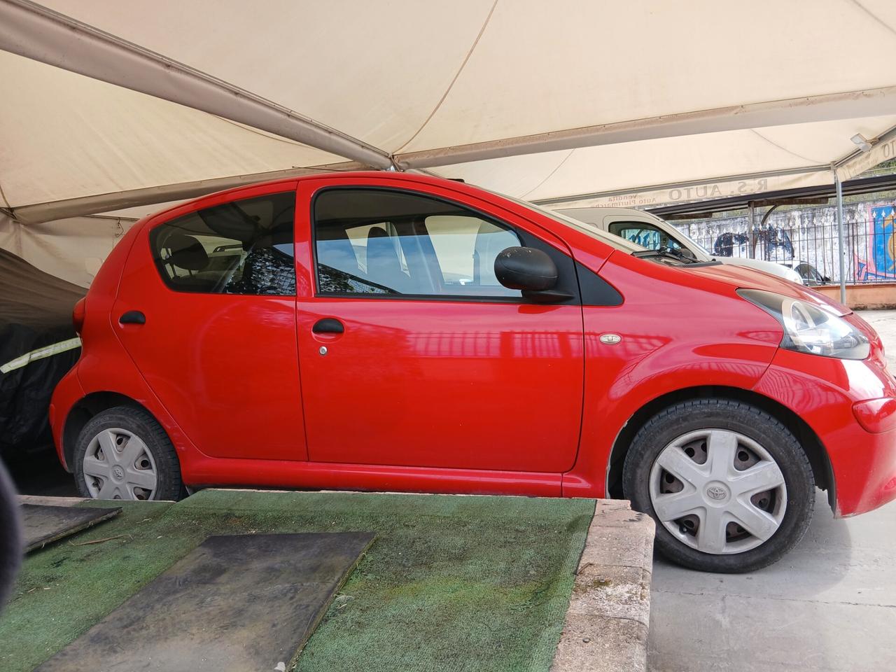 TOYOTA Aygo 1.0b 5p soli km114000 full 05