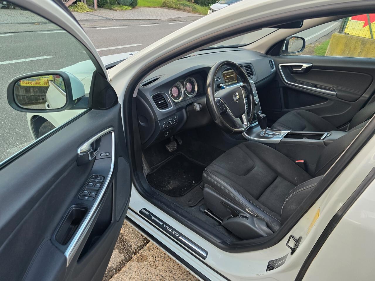 Volvo V60 D2 1.6 Powershift Summum
