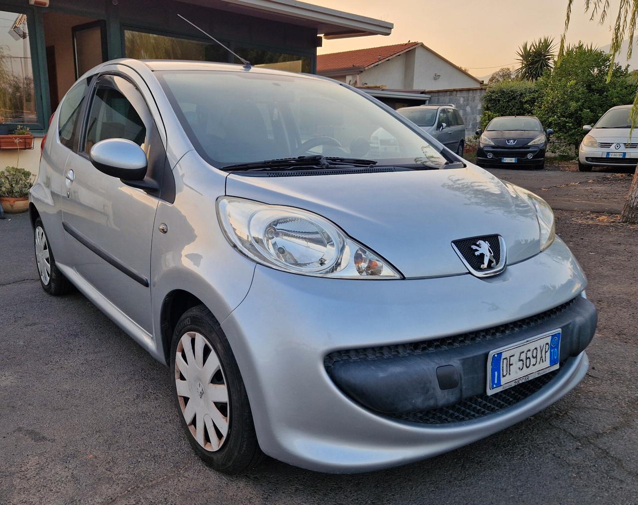 Peugeot 107 1.0 68CV 3p. Plaisir