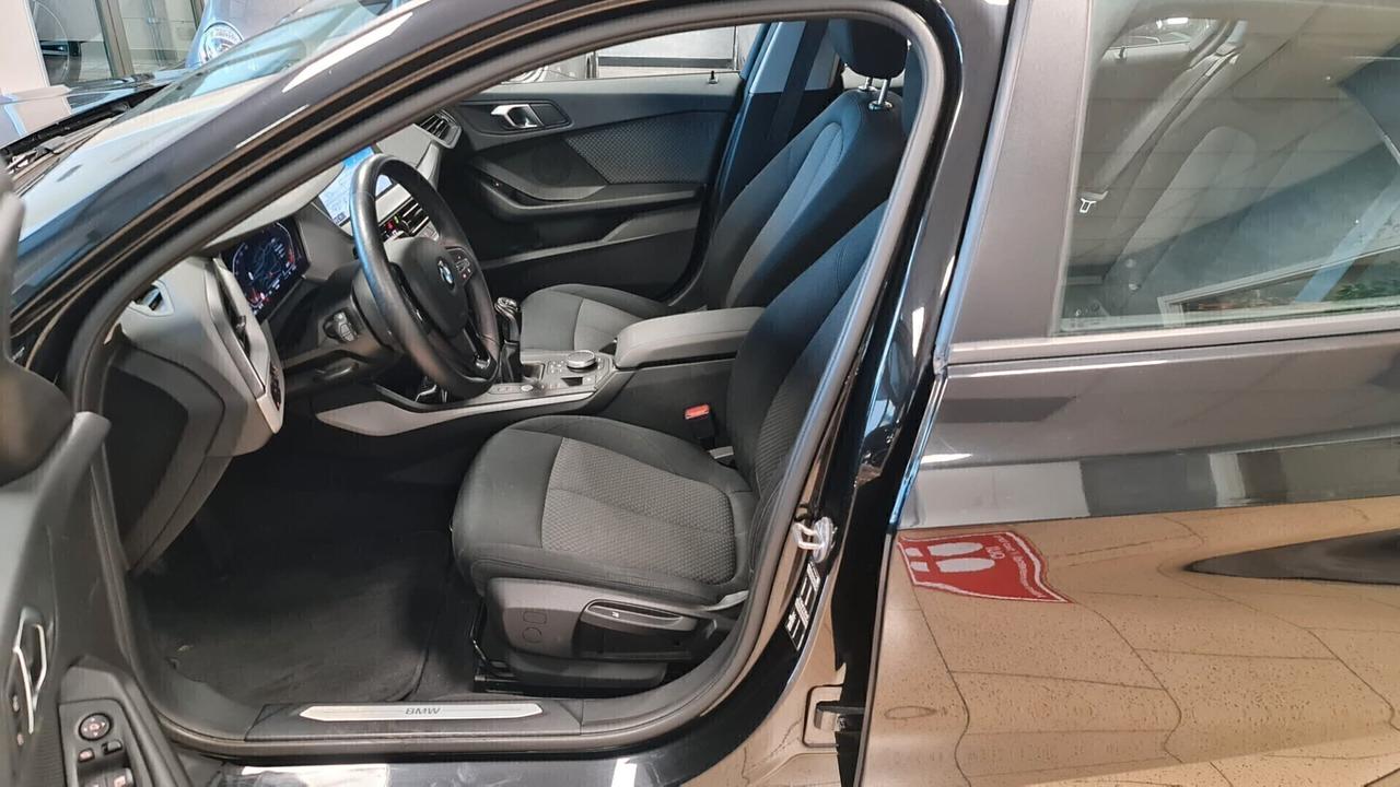 Bmw 118 118d 5p. Business Advantage