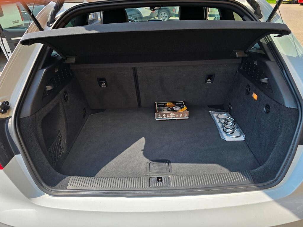 Audi A3 1.8 TFSI 180CV S LINE ESTETICA S3
