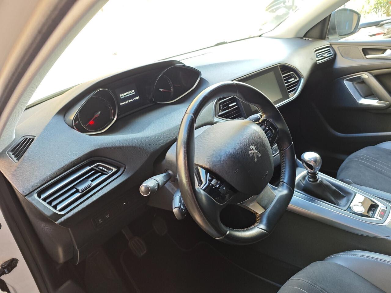 Peugeot 308 BlueHDi 120 S&S Allure