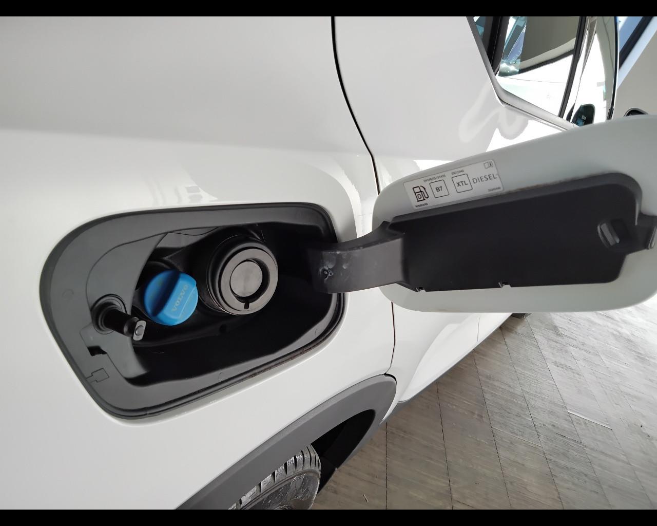 VOLVO XC40 - XC40 2.0 d3 Momentum Pro auto my21