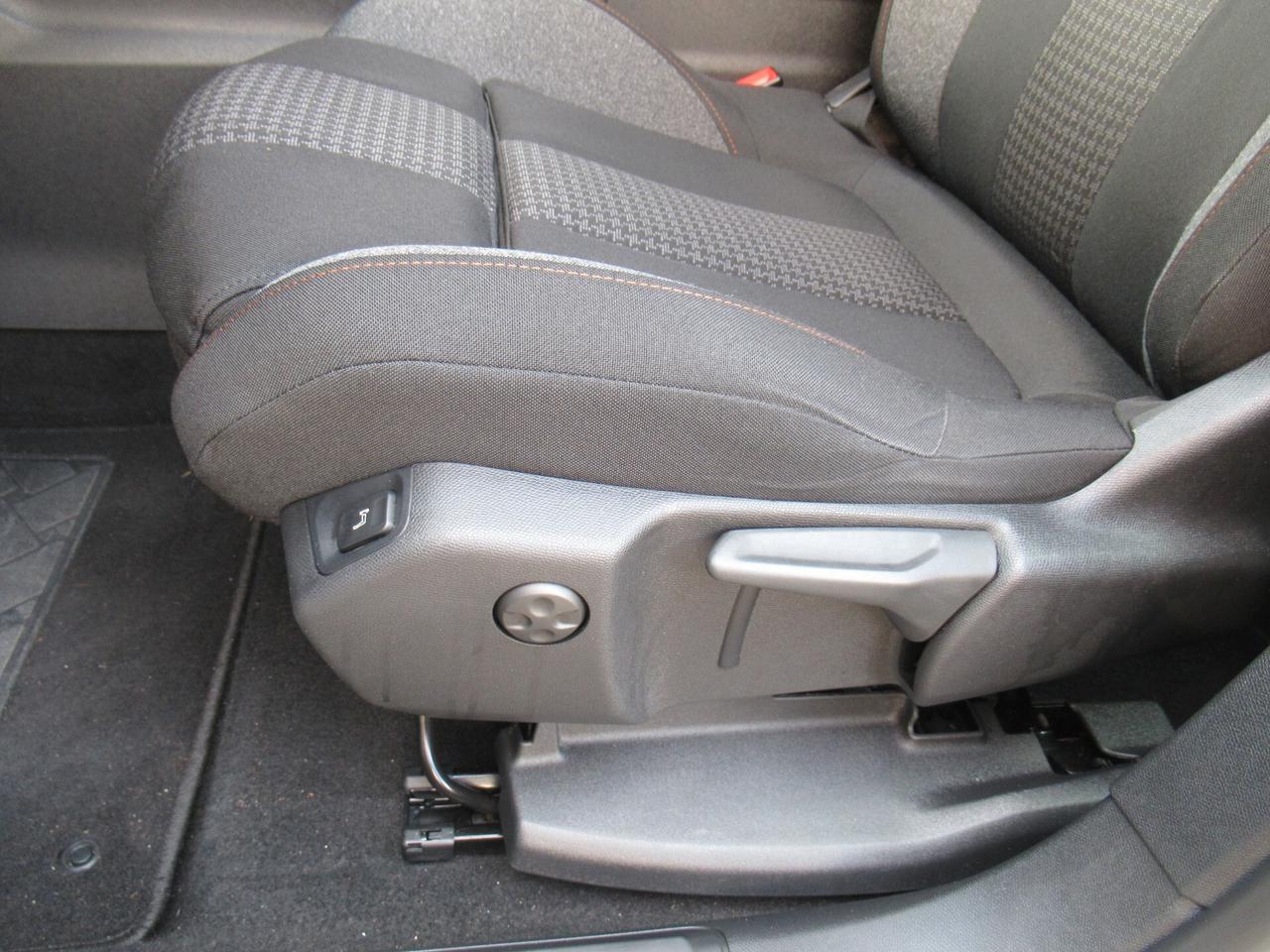 Peugeot 3008 BlueHDi 130 S&S Business