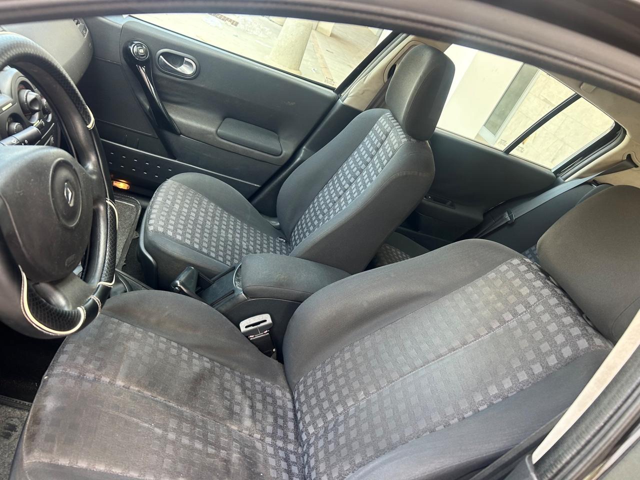 Renault Megane Mégane 1.5 dCi/105CV 4 porte Luxe