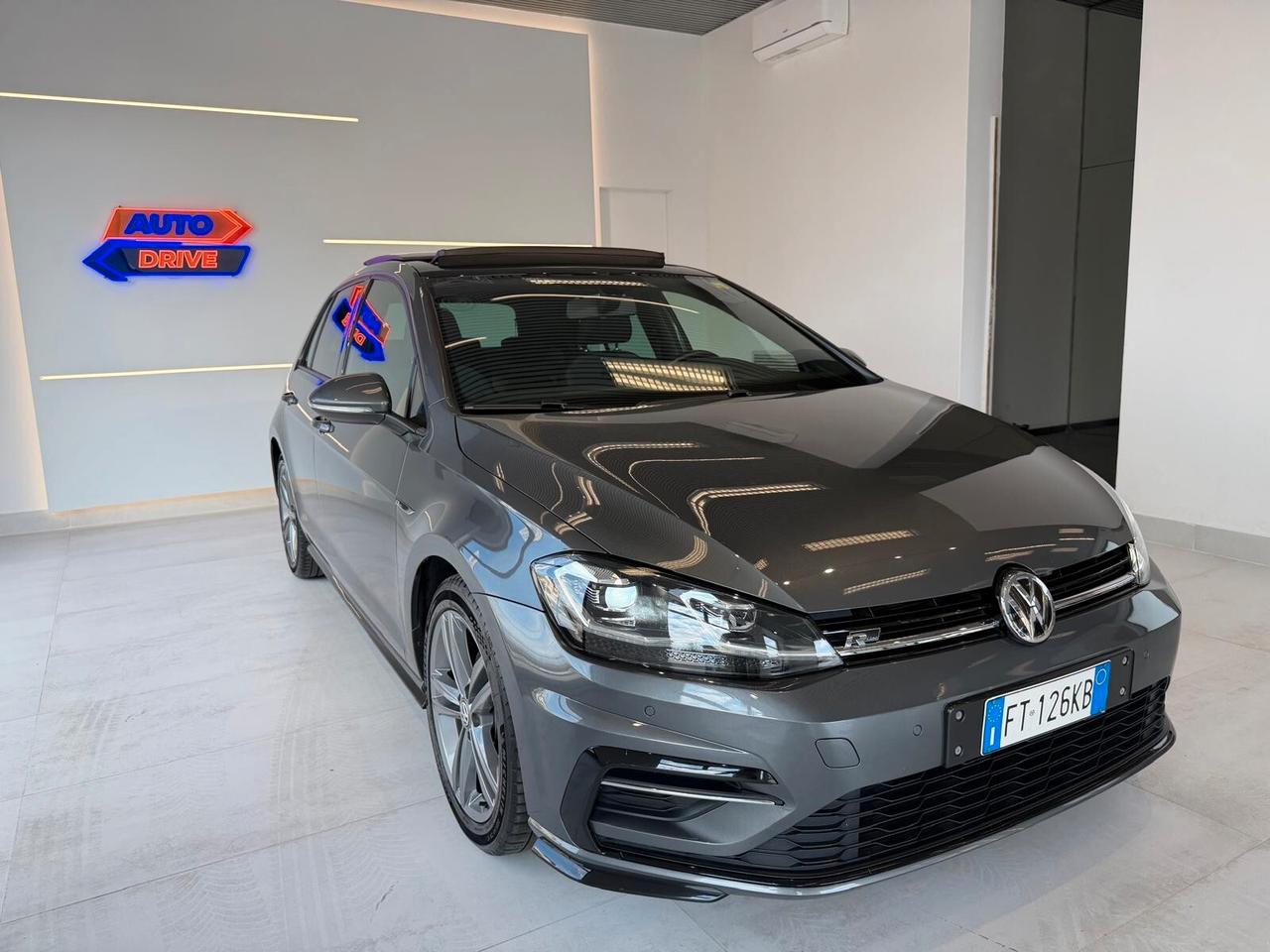 Volkswagen Golf 1.6 TDI R-LINE FULL OPTIONAL