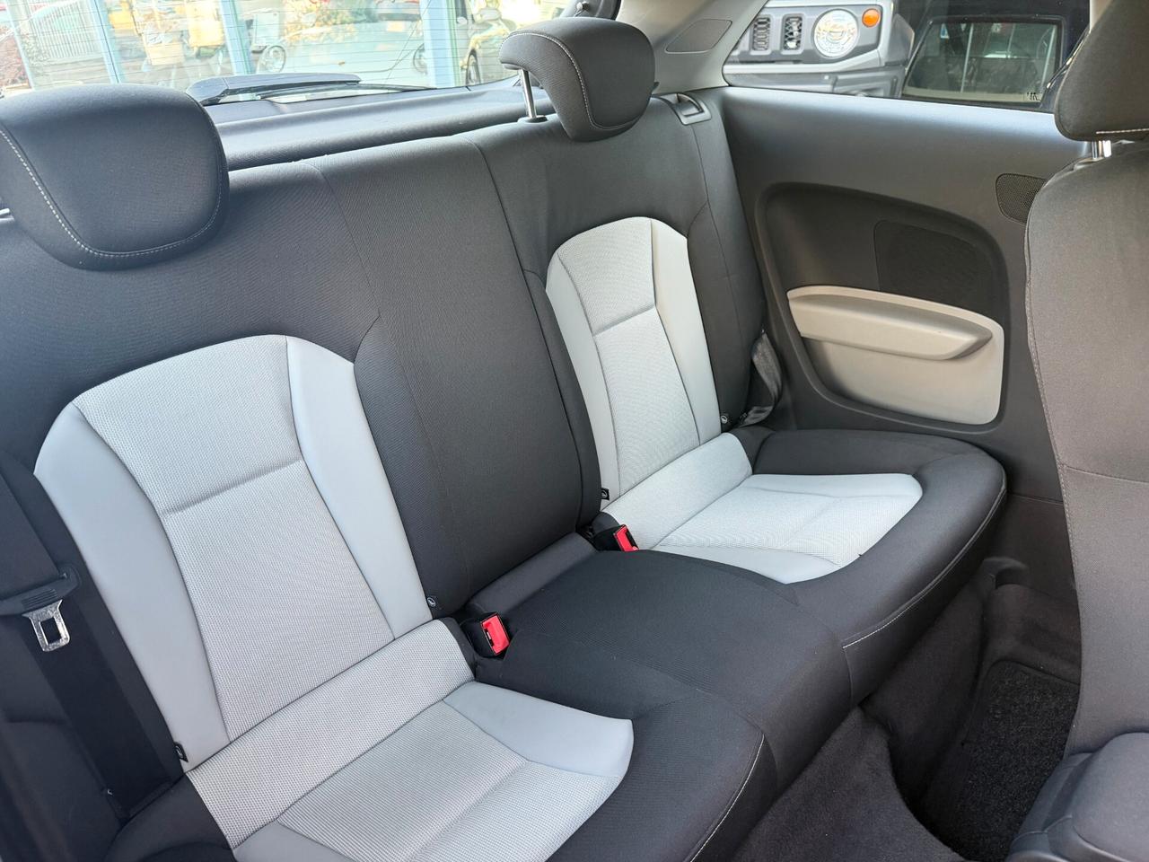 Audi A1 1.6 TDI S tronic Ambition
