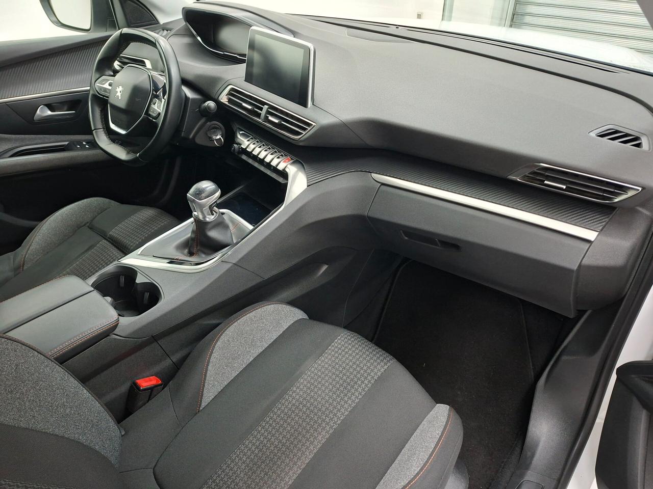 Peugeot 3008 Business 1.5 BlueHDi 130cv