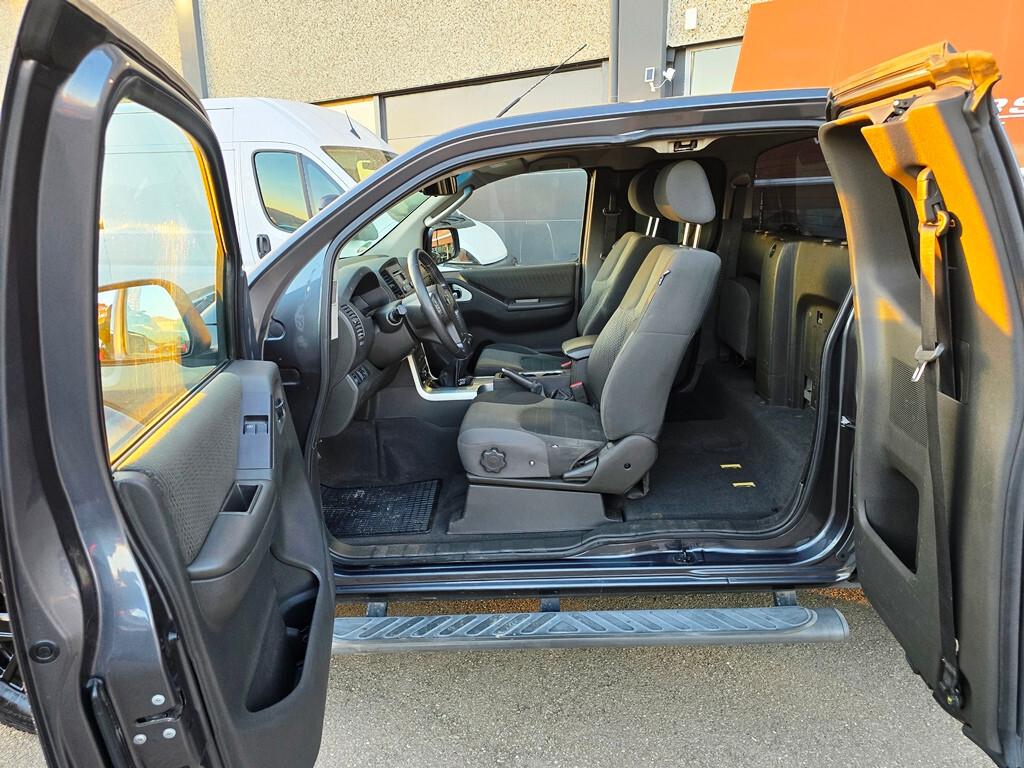 Nissan Navara 2.5 dCi 190CV King Cab LE DA VETRINA!
