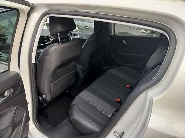 Peugeot 308 1.5 BlueHDI Allure 130 EAT8