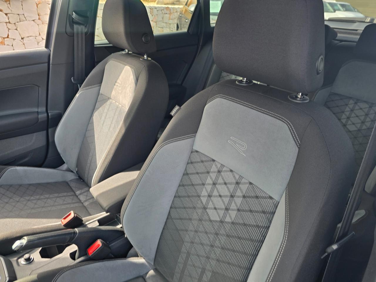 Volkswagen Taigo 1.0 TSI 110 CV DSG R-Line