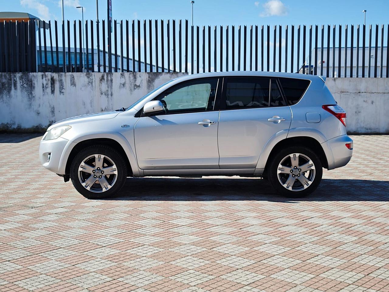 Toyota RAV 4 RAV4 Crossover 2.2 D-Cat A/T 150 CV Luxury