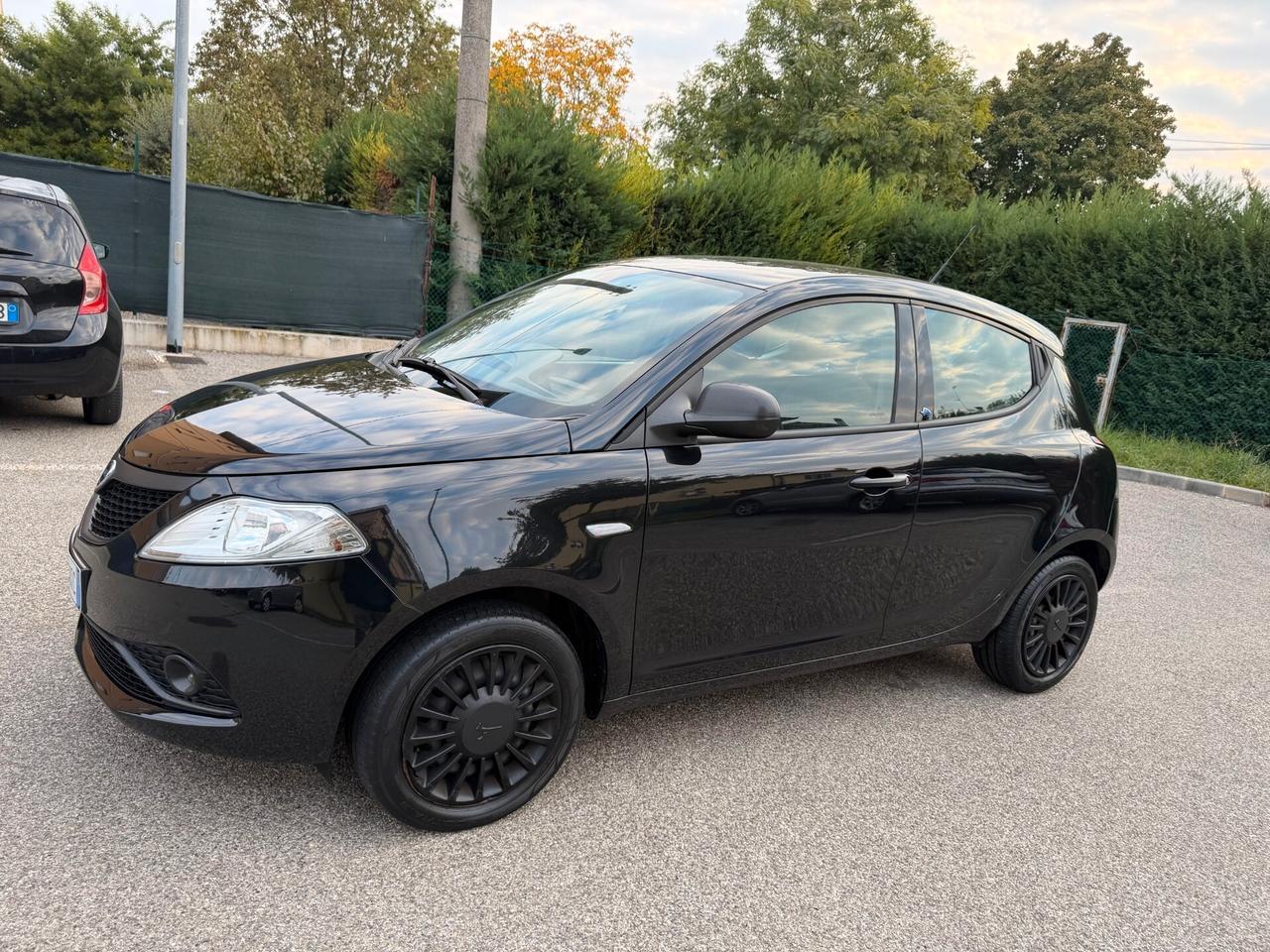 Lancia Ypsilon 1.2 Gpl - NEOPATENTATI - 12 MESI DI GARANZIA -