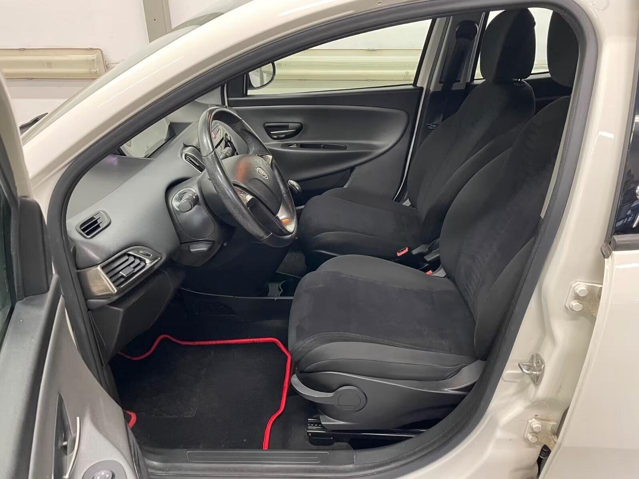 Lancia Ypsilon 1.3 MJT 16V 95 CV 5 porte S&S Elle ok neo patentati