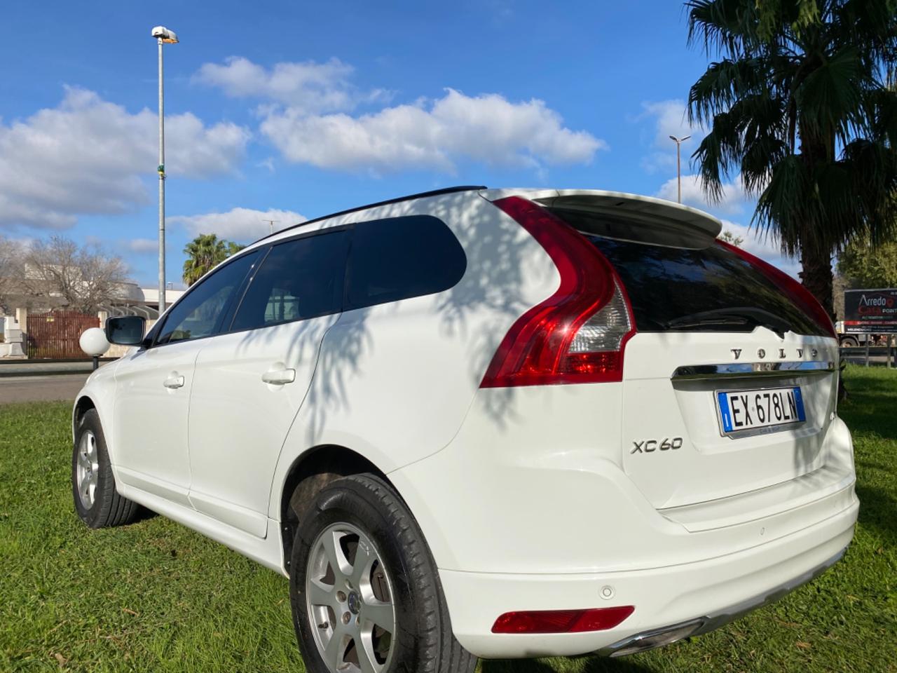 Volvo XC 60 XC60 D5 AWD Geartronic Momentum