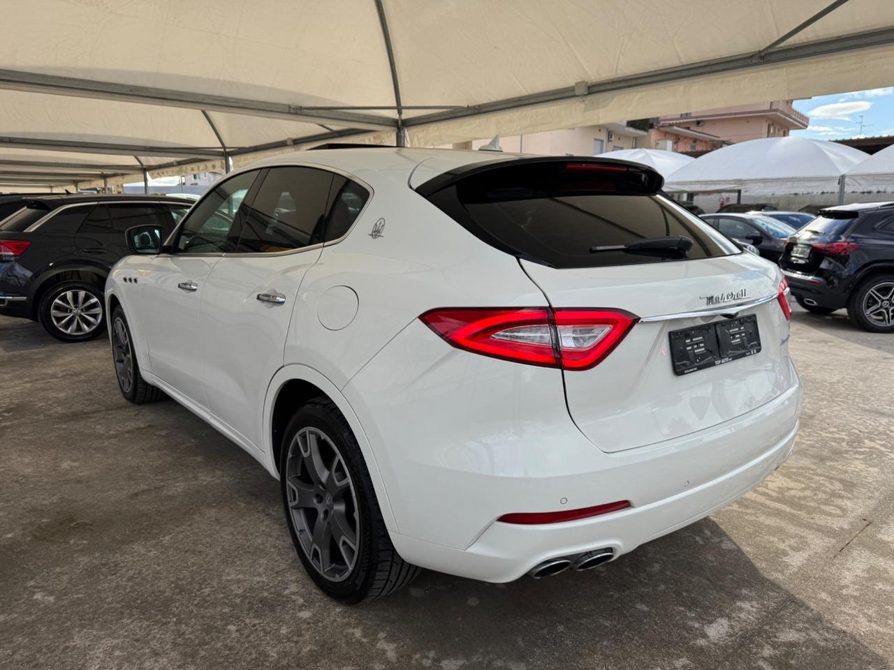 MASERATI LEVANTE V6 275 CV AWD GRANLUSSO / TETTO