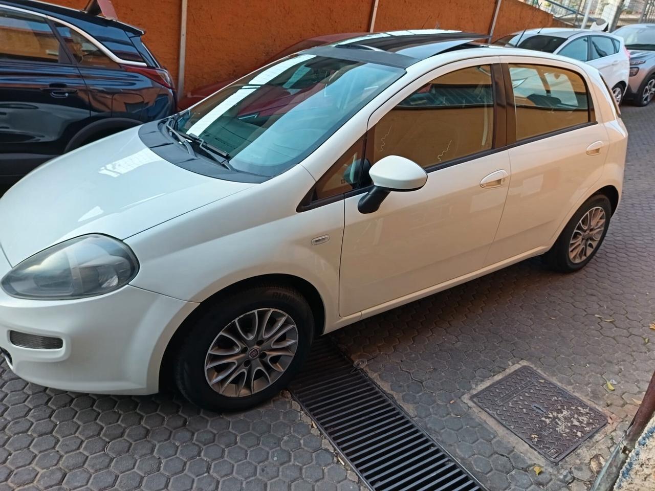 Fiat Punto 1.4 S&S 8V 5 porte Lounge gpl con tetto panoramico elettrico