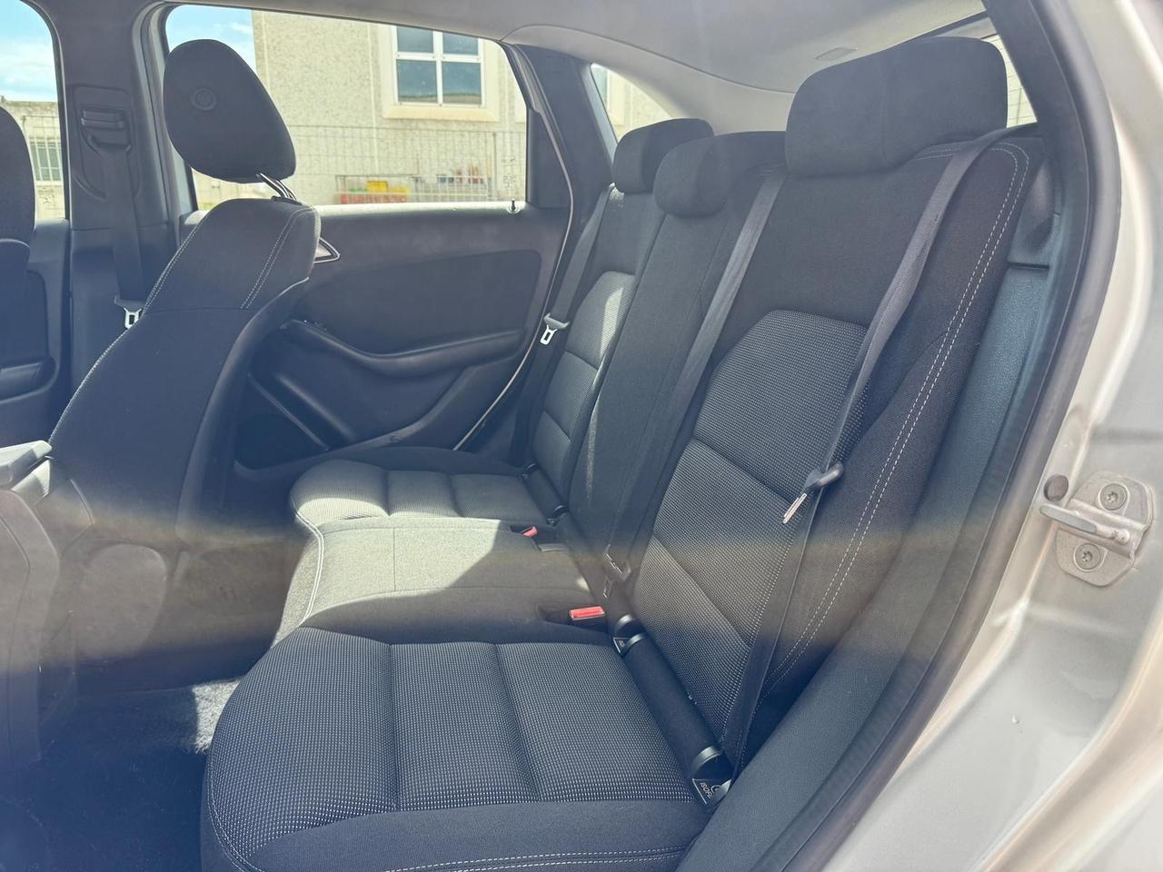 Mercedes-benz B 180 d Premium