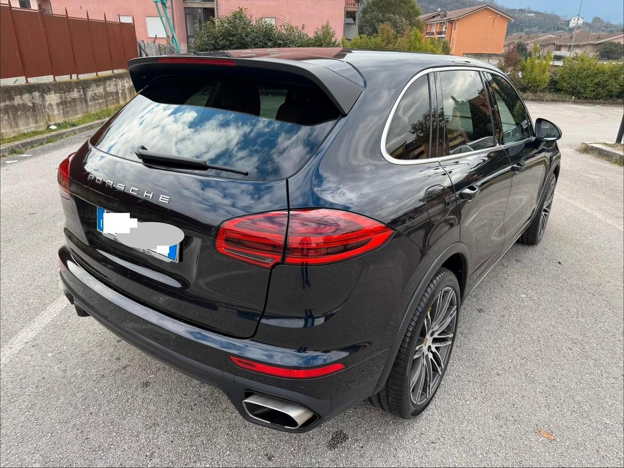 PORSCHE CAYENNE 3.0D/FARI XENO/CERCHI 21/PINZE GIALLE/VETRI PRIV TAG. CERT/PORT ELETTRICO/TELC.POST !!