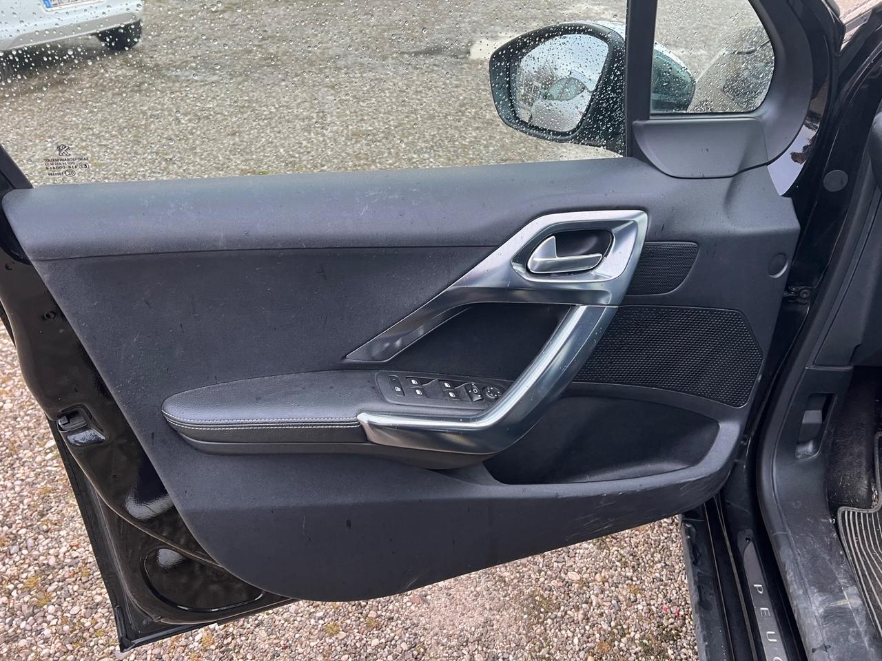 Peugeot 2008 BlueHDi 100 Black Matt