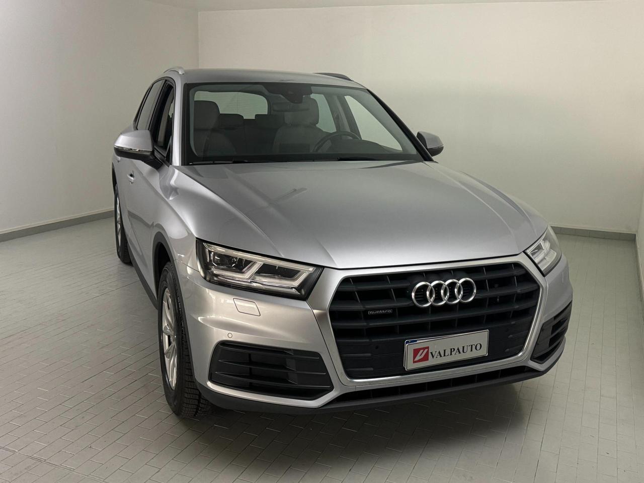 Audi Q5 40 2.0 tdi mhev Business quattro 204cv s-tronic GANCIO TRAINO SOSP. ADATTIVE