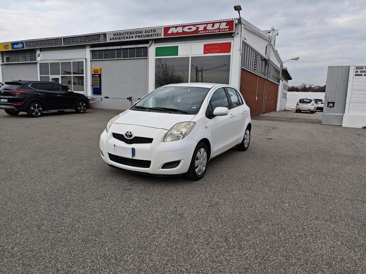 Toyota Yaris 1.0 5 porte
