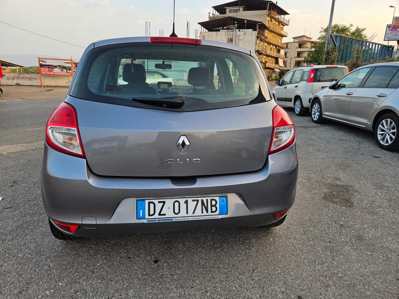 Renault Clio 1.2 16V 5 porte Luxe