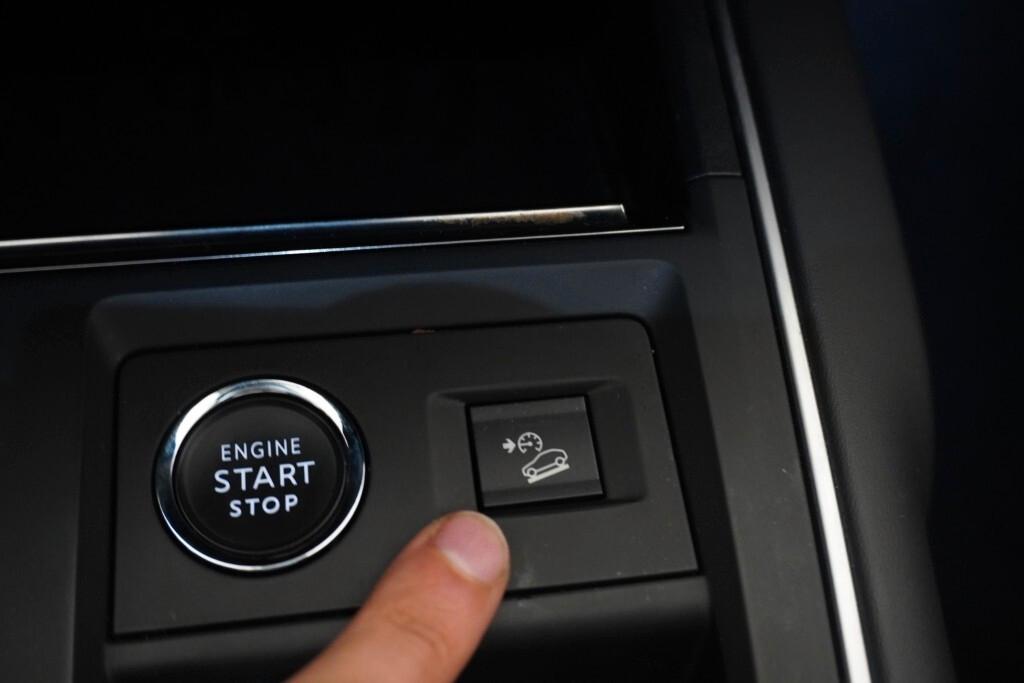 CITROEN C5 AIRCROSS 1.5 BLUEHDI 130CV EAT8 SHINE PACK ( FARI LED - TETTO PANORAMICO APR. - COCKPIT - ADAPTIVE CRUISE - PELLE - NAVI - MIRROR - PDC - TELECAMERA ANTPOST. - CERCHI 19 )