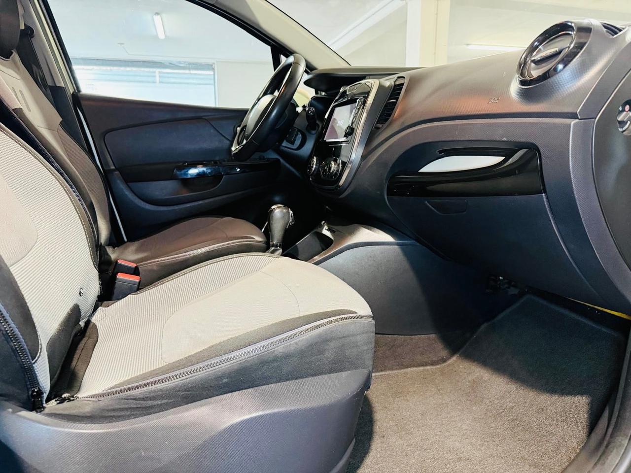 Renault CAPTUR *1.5 DCI*AUTOMATICA*90 CV 5 porte Intens*NEOPATENTATI*