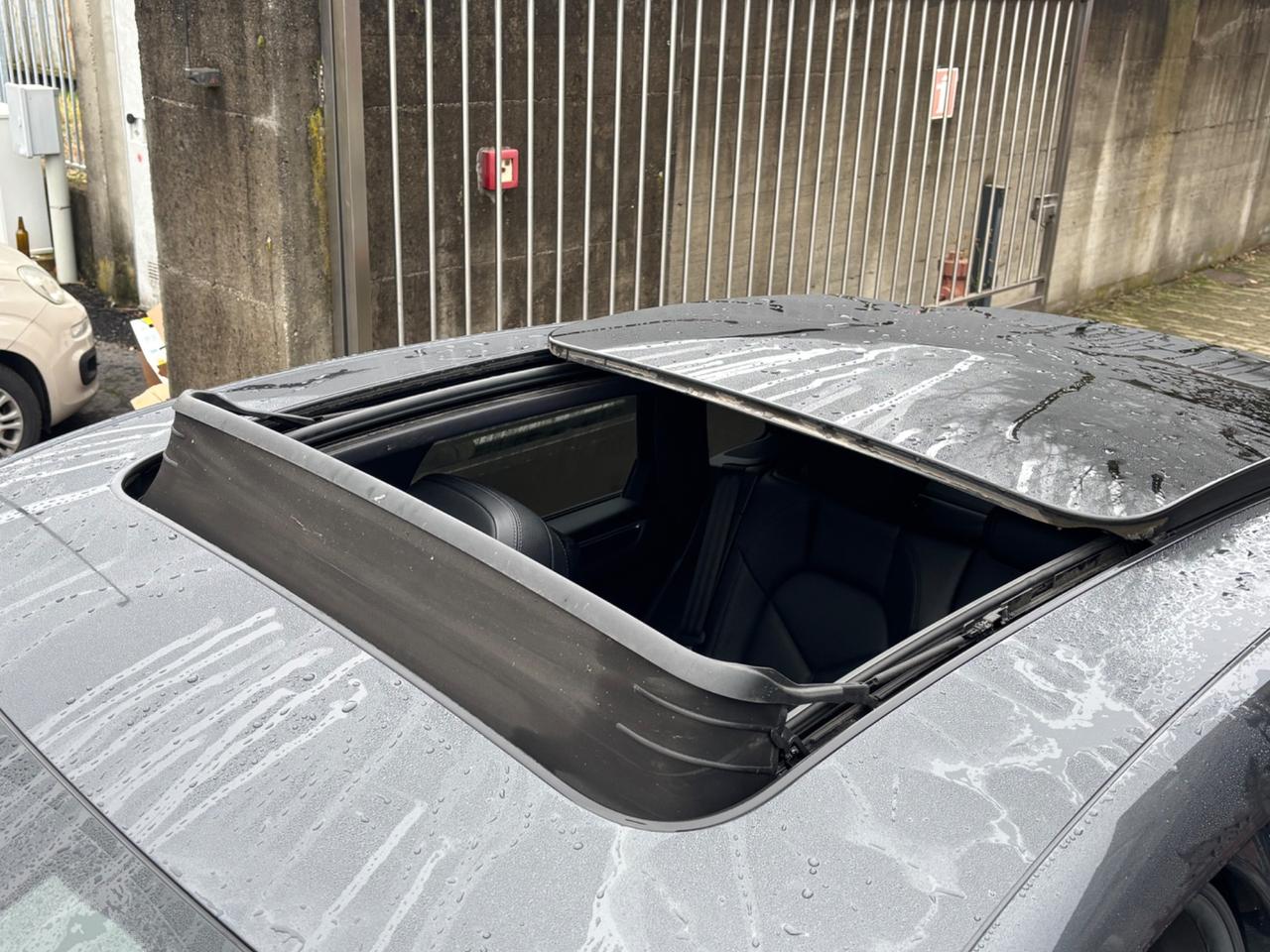 Porsche Macan 2.0 Tetto apribile e scarico preparato