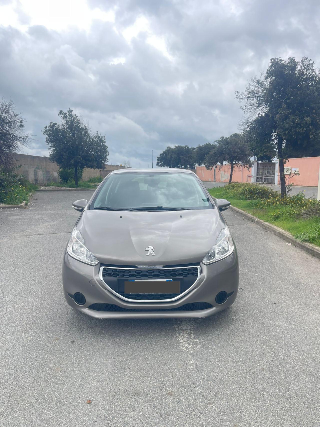 Peugeot 208 1.4 HDi 68 CV 5 porte Access