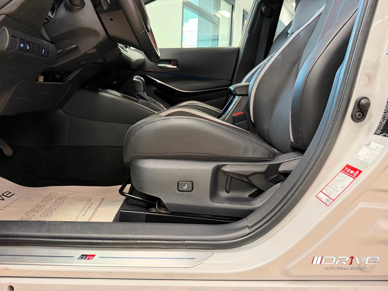 TOYOTA Corolla (2018-->) Corolla 2.0 Hybrid Lounge