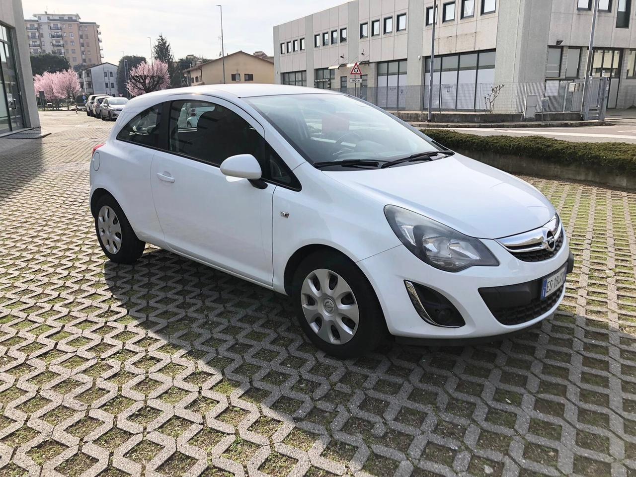 Opel Corsa 1.2 85CV 3 porte GPL-TECH b-color*Clima*Aux*Neopatentati