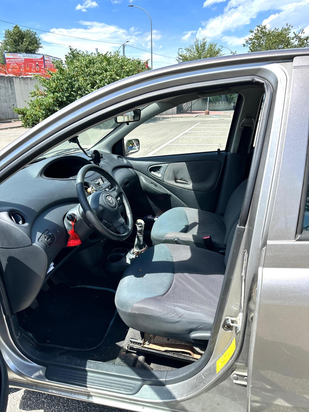 Toyota Yaris 1.0i 16V cat 5 porte