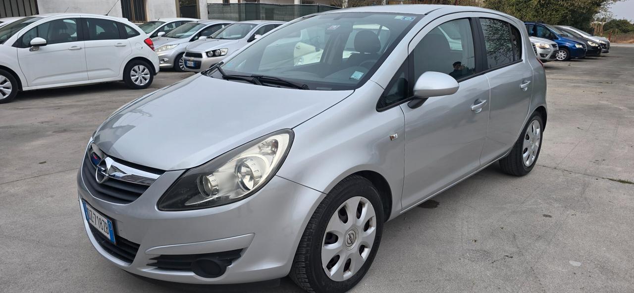 Opel Corsa 1.2. 12V 5 porte benzina