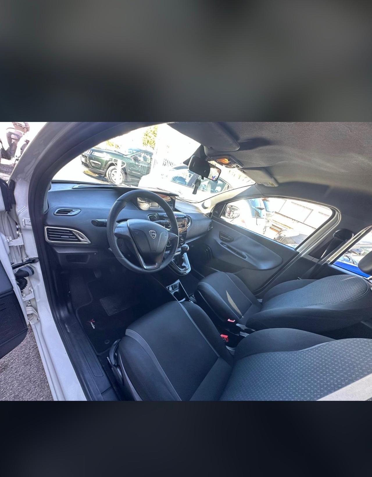 Lancia Ypsilon 1.3 MJT 16V 95 CV 5 porte S&S Gold