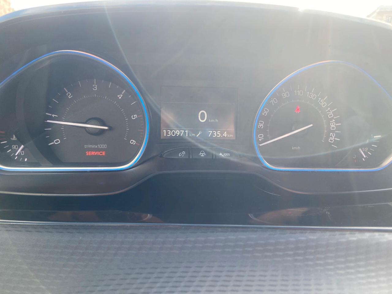 Peugeot 2008 BlueHDi 120 S&S Allure