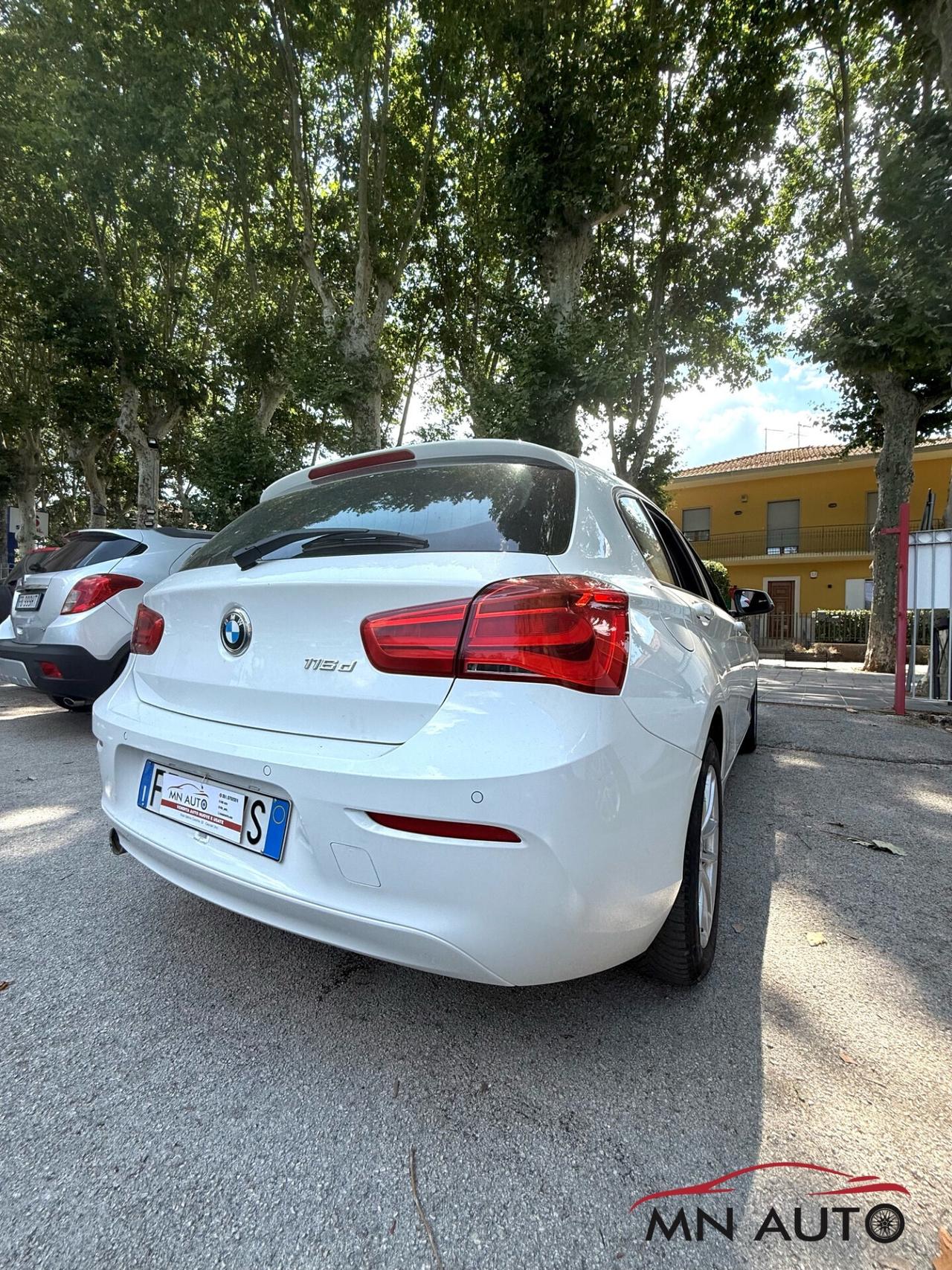 Bmw 116 116d 5p. Urban