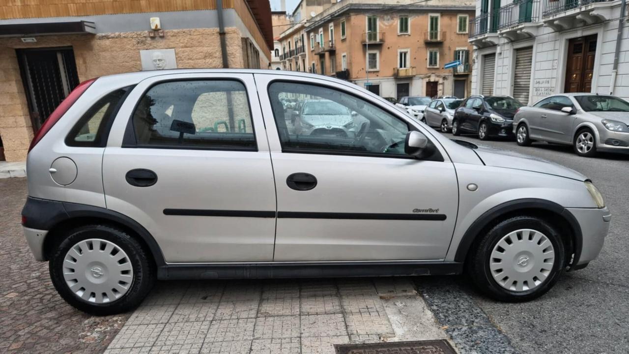 Opel Corsa 1.2i 16V cat 5 porte