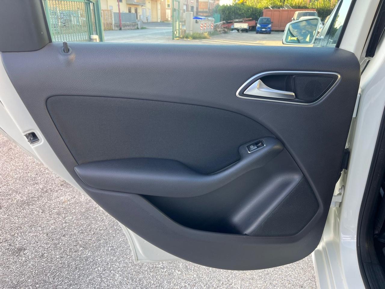 Mercedes-benz B 200 NGD. Benzina/metano