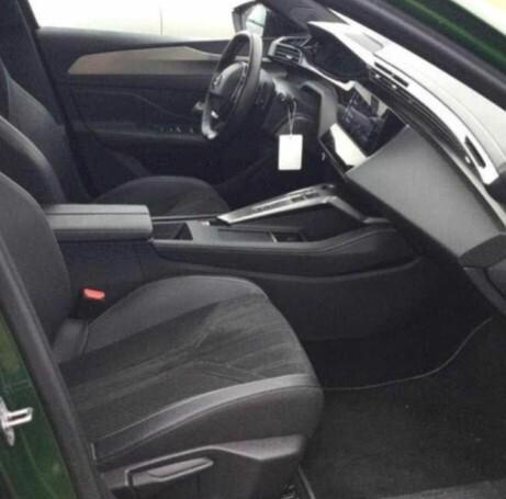 Peugeot 308 BlueHDi 130 S&S EAT8 GT