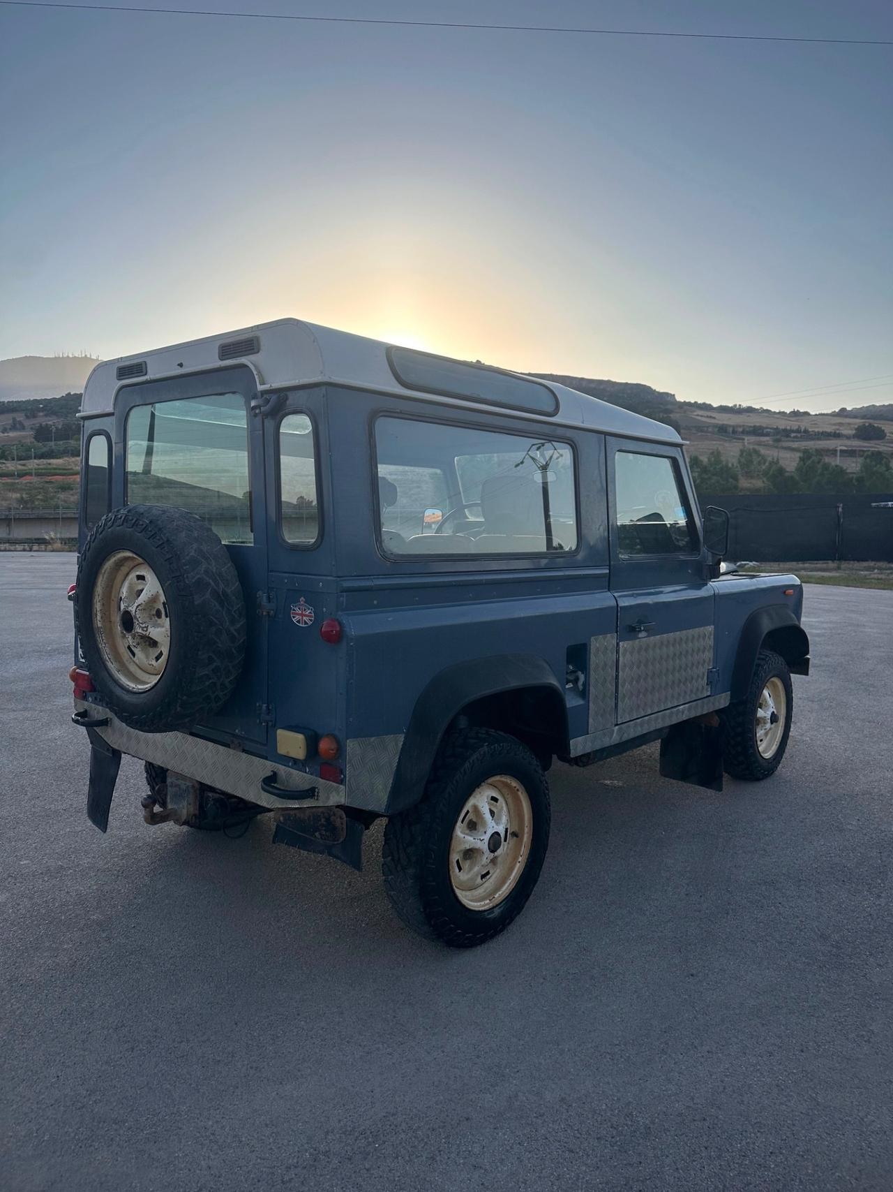 Land Rover Defender 90 turbodiesel Hard-top