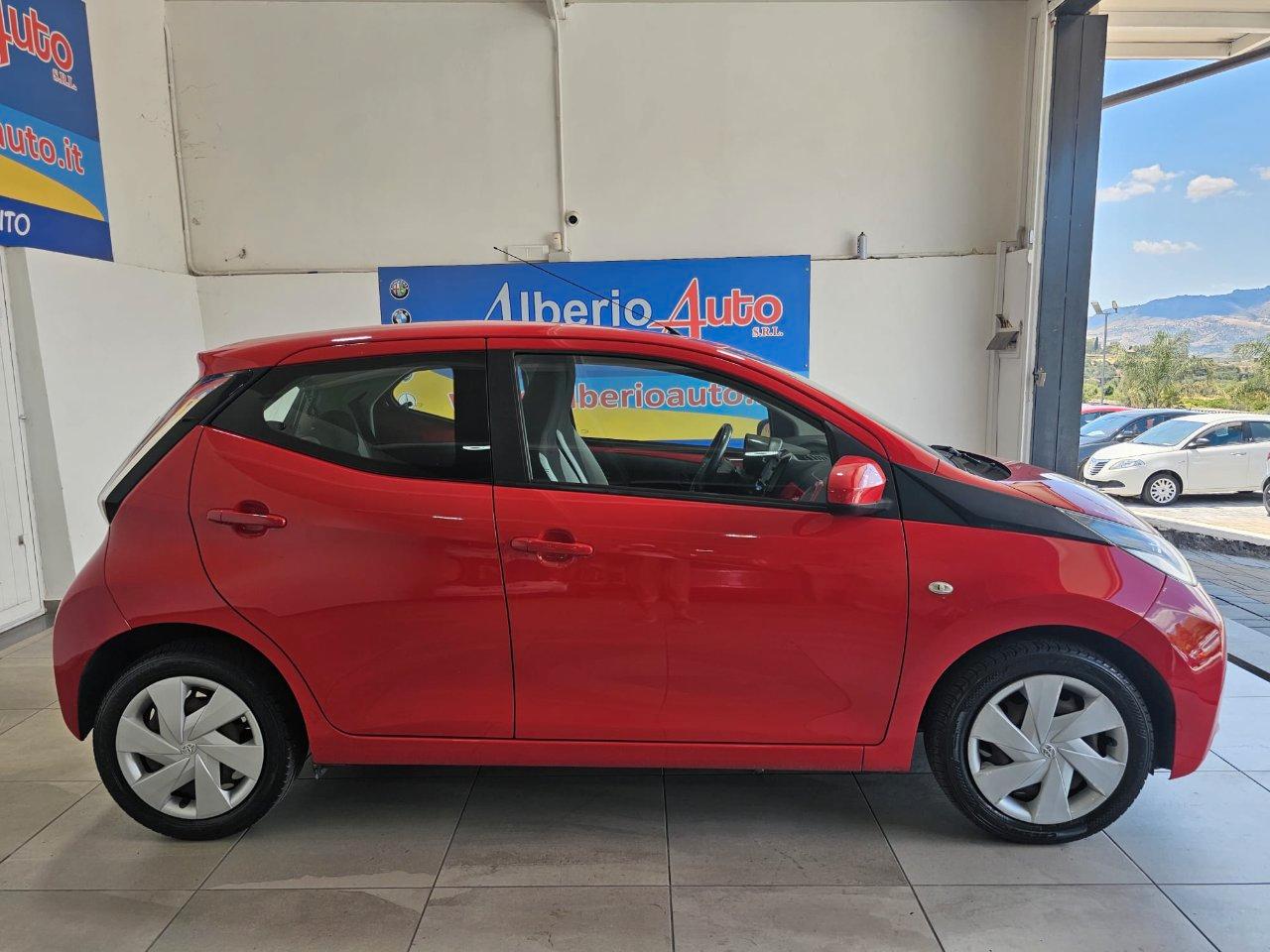Toyota Aygo 5 Porte Aygo 5p 1.0 x-play my15