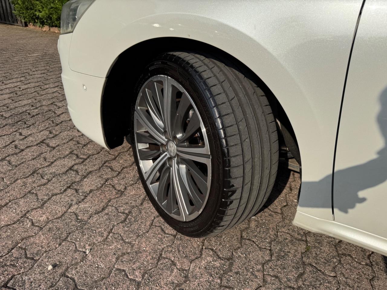 Peugeot 508 2.2 HDi 204CV aut. SW Ciel GT
