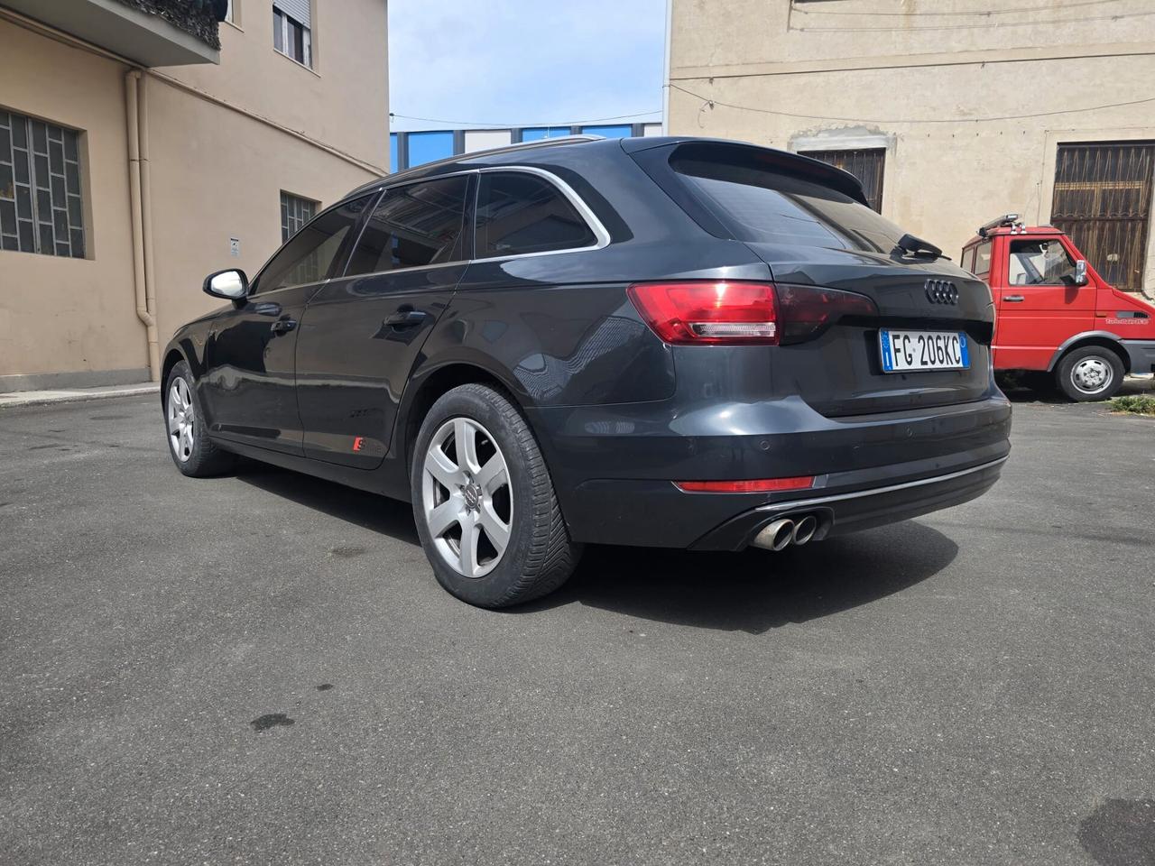 Audi A4 2.0 TDI 150 CV ultra S tronic Business Sport PERFETTA