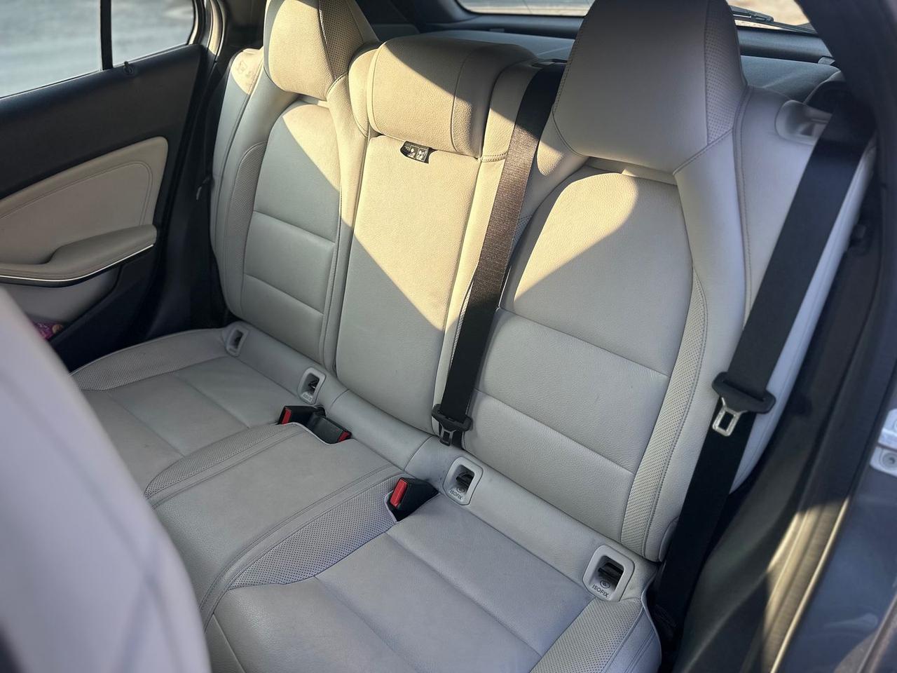 Mercedes-Benz GLA 220 Premium GLA 220 CDI #7759