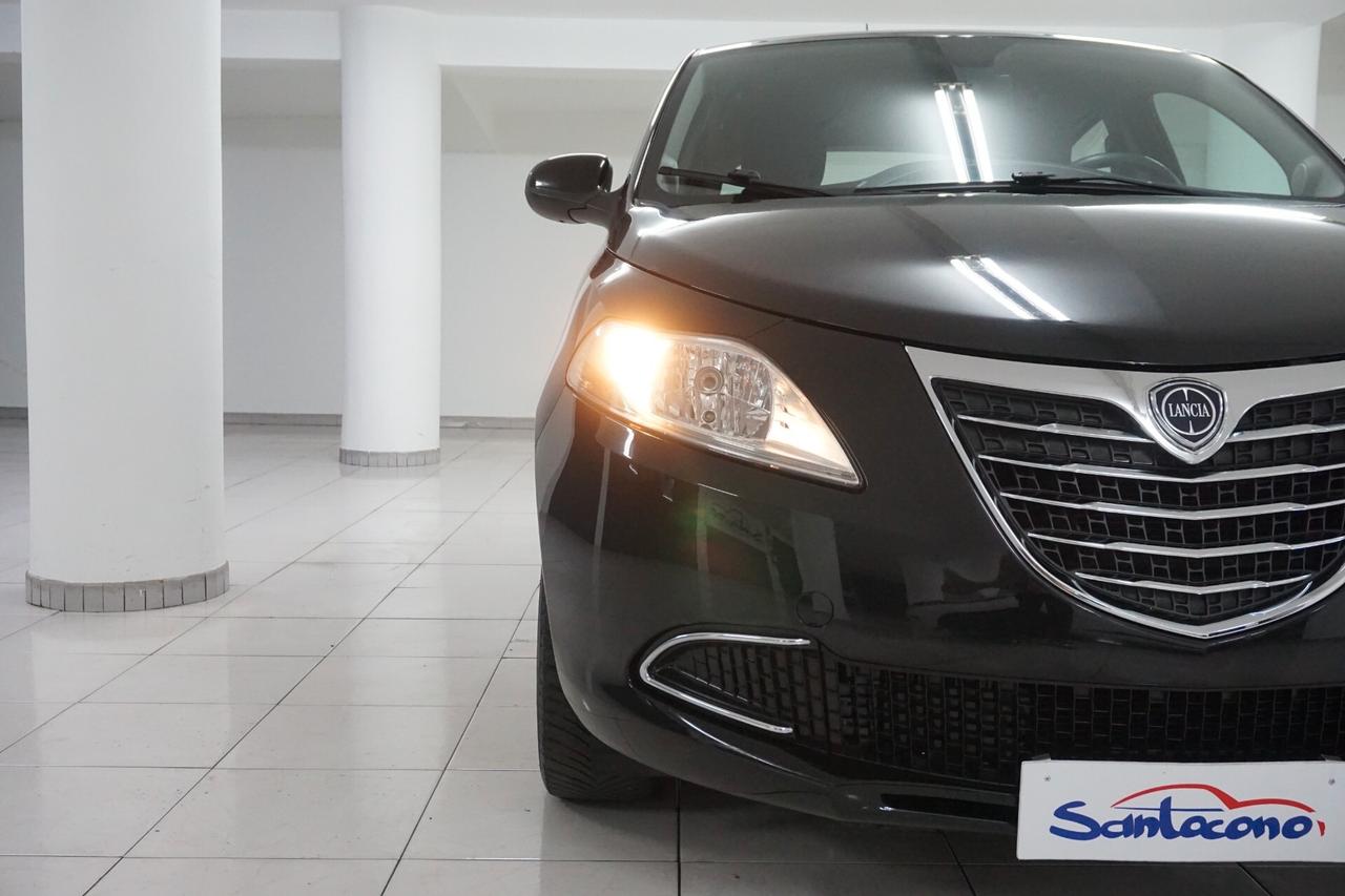 Lancia Ypsilon 1.2 69 CV 5 porte Silver