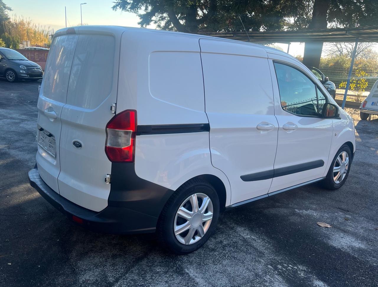 Ford Transit Courier 1.5 TDCI 75 CV-solo km 81000-