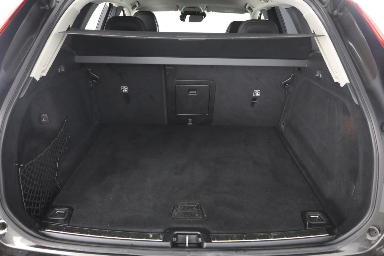 VOLVO XC60 (2017--->) XC60 D4-B4 AWD Geartronic Business