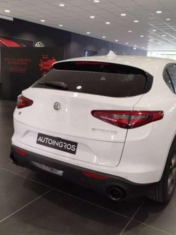 Alfa Romeo Stelvio 2.2 Turbo Diesel 210cv, allestimento Veloce